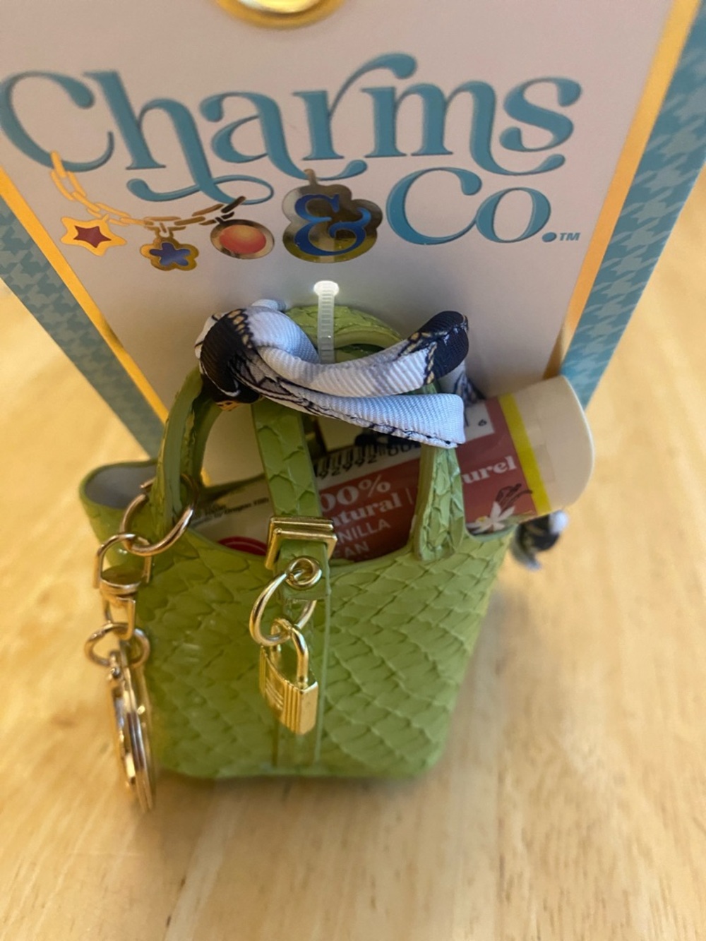 Bundle - faux leather tote Bag purse charm Keychain & eos lip balm NWT - Picture 4 of 4